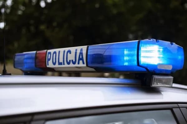 Czy policja może przeszukać mieszkanie bez nakazu? Poznaj swoje prawa